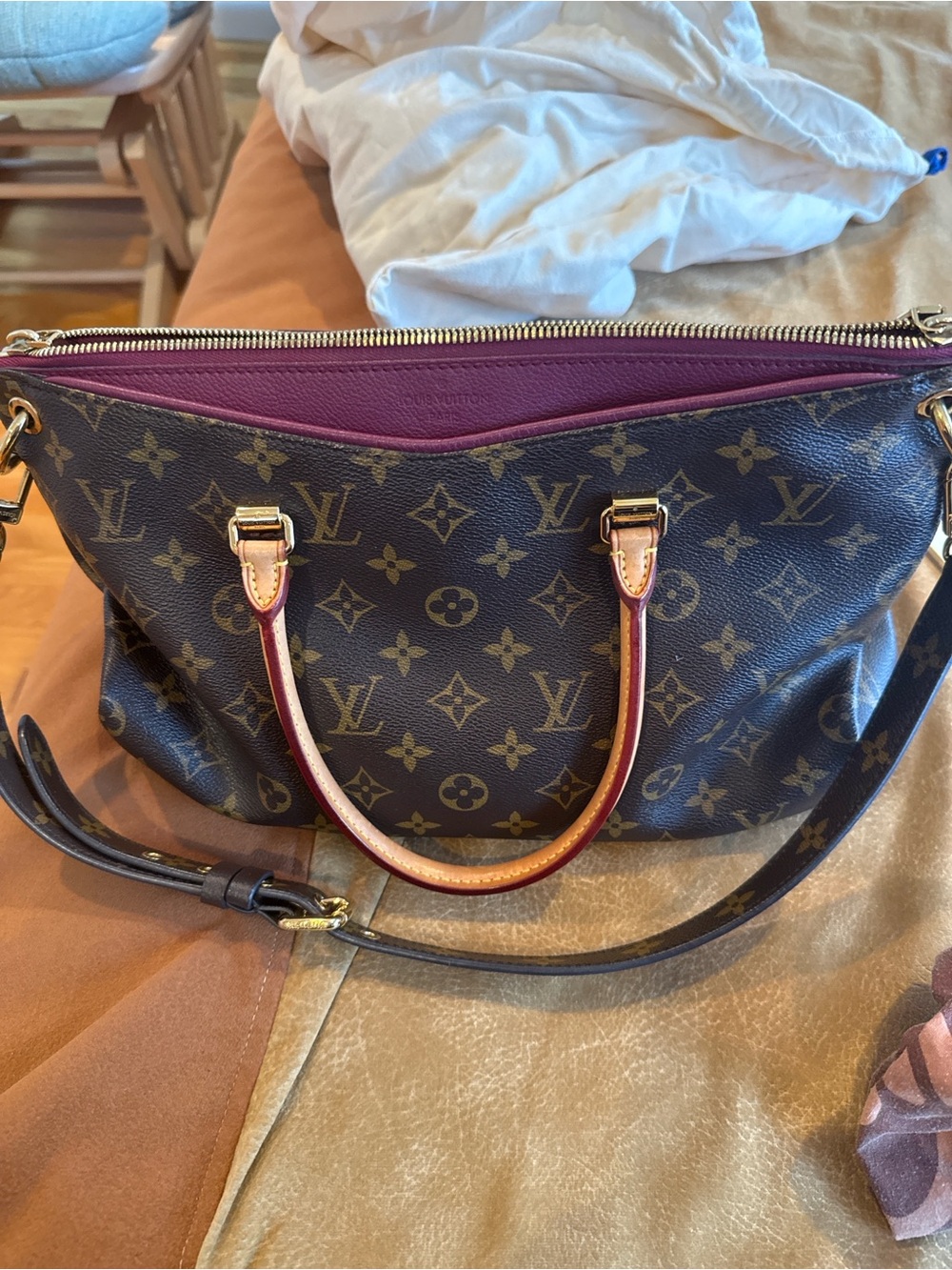 100% Authentic Louis Vuitton Monogram Pallas Aurore - Picture 2 of 6